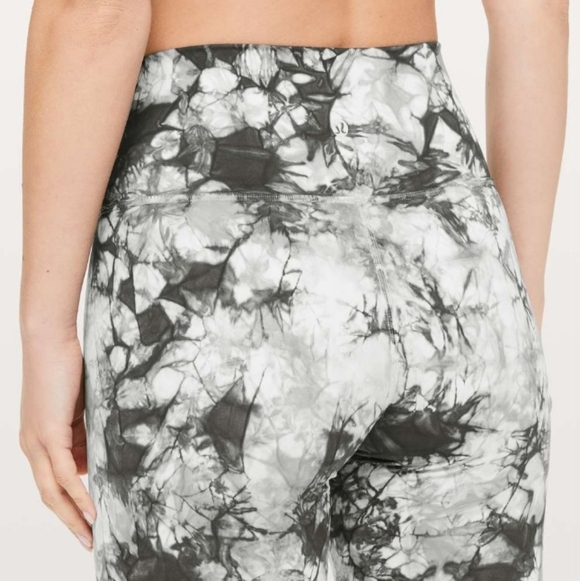 NWOT Lululemon Wunder Under Hi-Rise 7/8 Tight Full-On Luxtreme. White, Grey. 6. - Picture 3 of 13